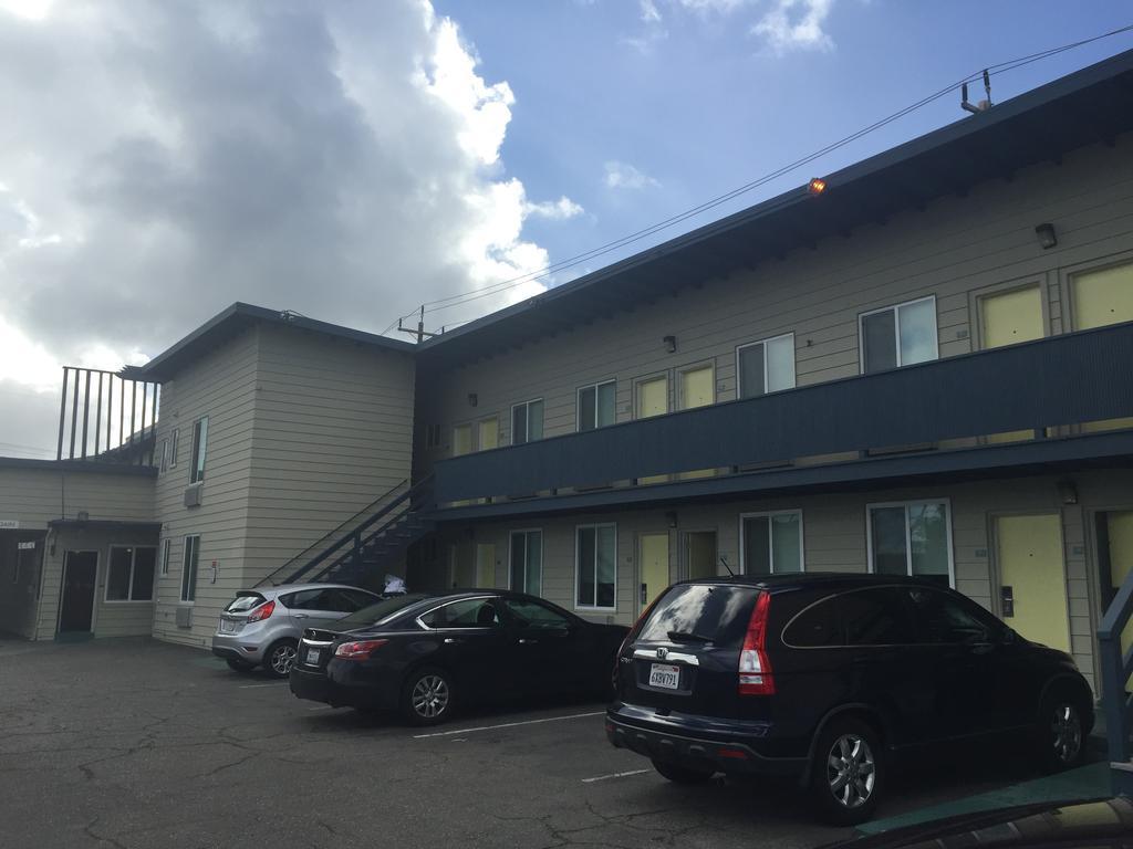 Mylo Hotel Daly City Exterior photo